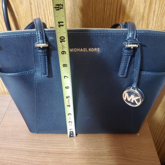Like New michael kors black leather - Picture 7 of 10